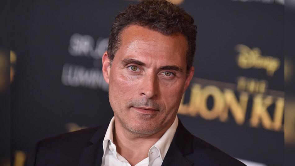 Rufus Sewell hat zum dritten Mal geheiratet.