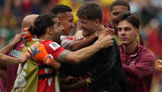 Die Schweizer Spieler jubeln.