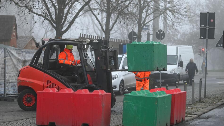 Anschlag in Magdeburg - Weihnachtsmarkt wird abgebaut