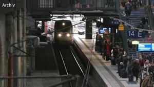 Dreistelliger Millionenbetrag: Bahn fährt riesigen Verlust ein