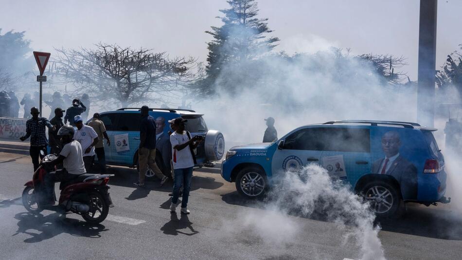 Protest nach Verschiebung der Präsidentenwahl im Senegal