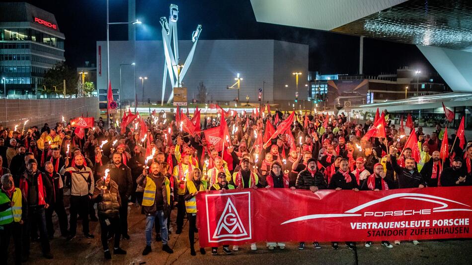 Warnstreiks in der Metall- und Elektroindustrie - Stuttgart