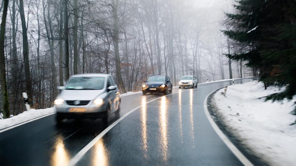 Schnee auf Deutschlands Straßen