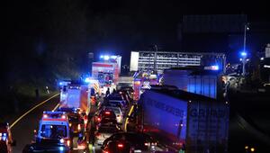 Lkw-Fahrer verursacht Chaosfahrt mit mehreren Unfällen