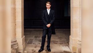 Prinz George in seiner Eton-Schulkleidung.