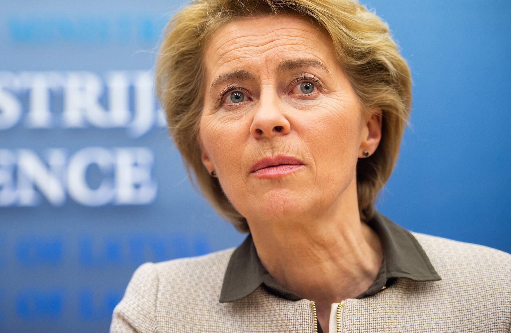 Verteidigungsministerin von  der  Leyen  warnt Terrormiliz 