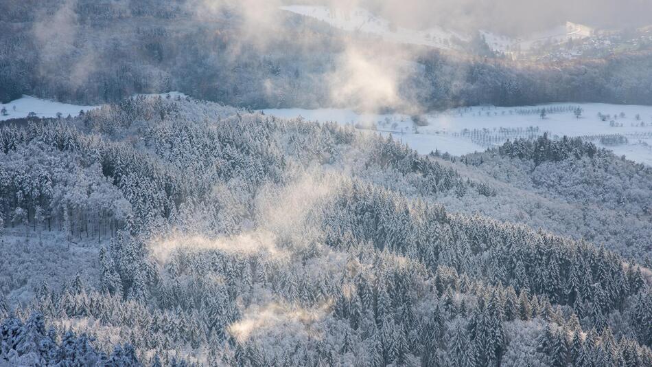 Gepuderte Berge: Der Winter klopft noch einmal an