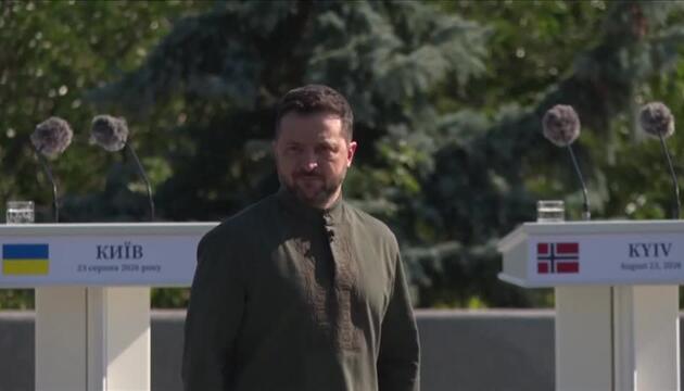 Selenskyj warnt zum ukrainischen Unabhängigkeitstag vor weiterer Mobilisierung in Russland 