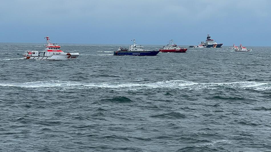 Frachter stoßen nahe Helgoland zusammen