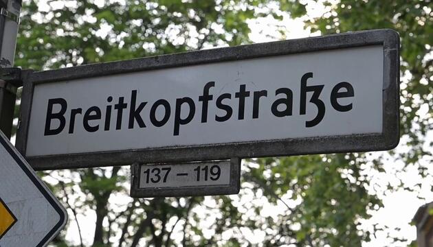 Nach Raubmord In Berlin: Polizeitaucher suchen nach Tatwaffe