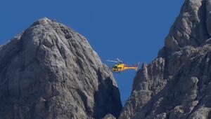Hubschrauber in italienischen Alpen