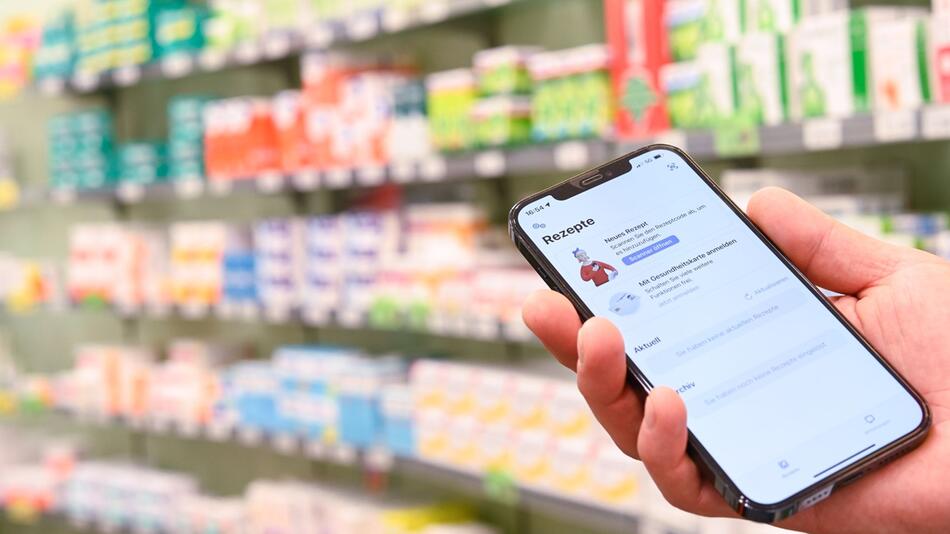 E-Rezept ist auf einem Smartphone zu sehen