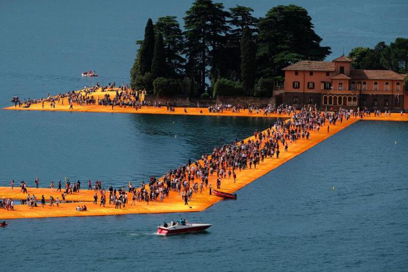 "The Floating Piers"