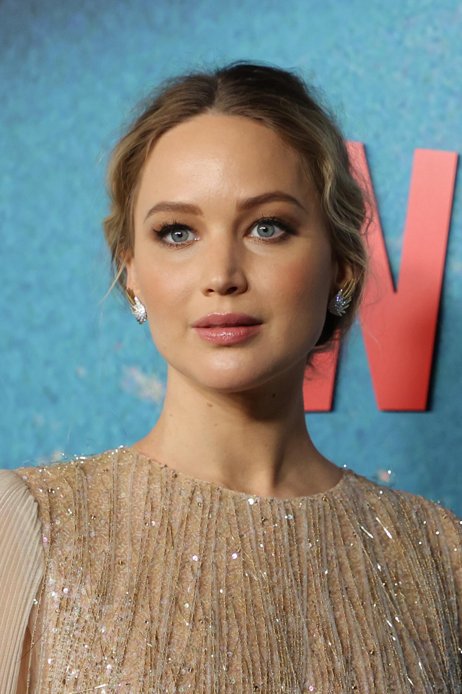 Jennifer Lawrence Myrnsunara 