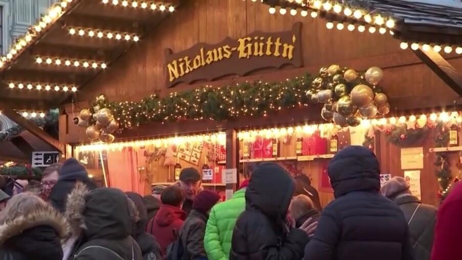 Weihnachtsdorf im Kaiserhof der Münchner Residenz