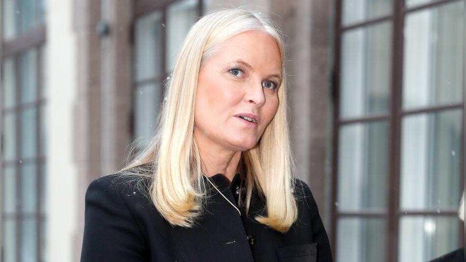 Mette-Marit muss sich derzeit schonen.