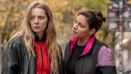 Mila Sahin (Almila Bagriacik), Anna Nowak (Lilith Stangenberg)