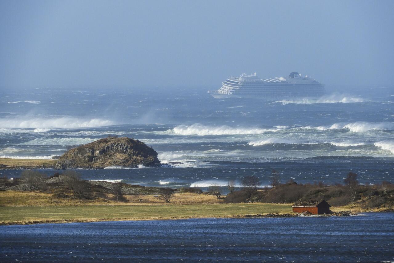 Bild zu Kreuzfahrtschiff in Seenot vor Norwegen
