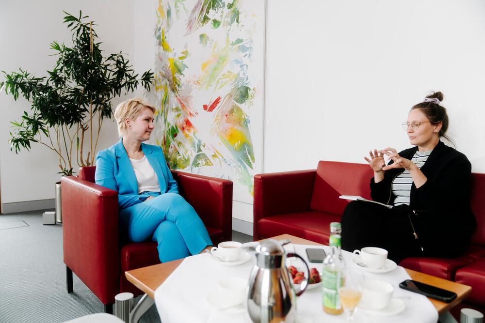 Manuela Schwesig und Redakteurin Rebecca Sawicki