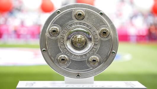 Die Meisterschale hat keinen Platz mehr.