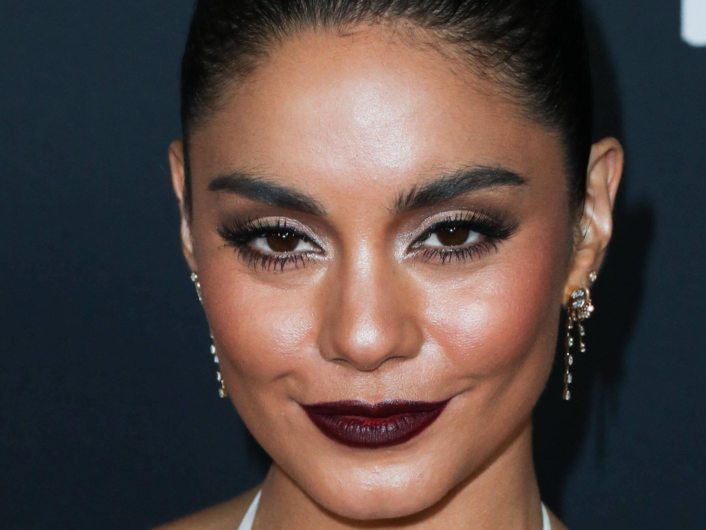 Enaga kundaligi pornosini tomosha qiling