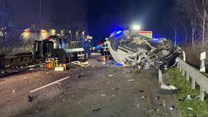 Tödlicher Unfall auf B213 - Straße voll gesperrt