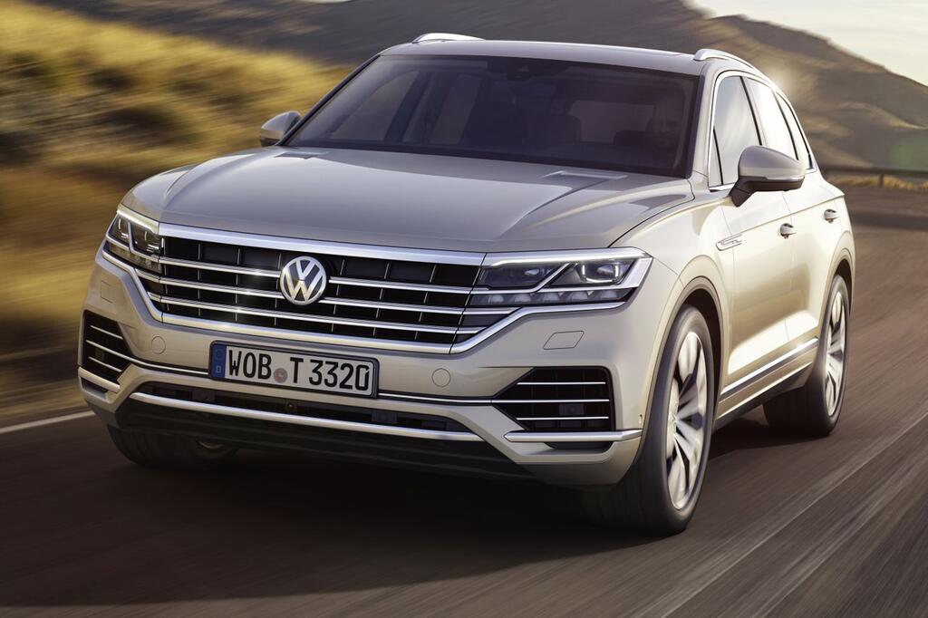Premium Suv Der Neue Und Der Alte Vw Touareg Im Direkten Design