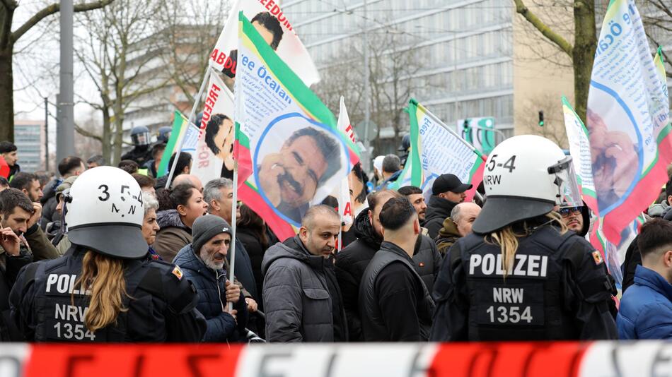 Demonstration unter dem Motto "Freiheit für Öcalan"