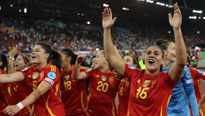 Spanierinnen feiern