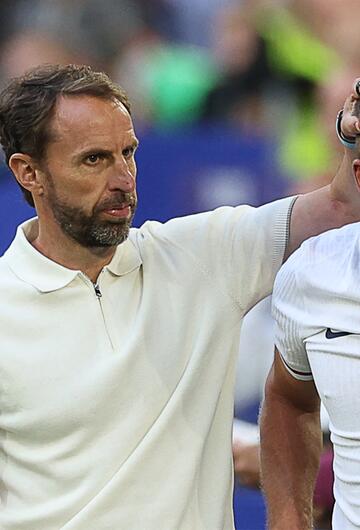 Englands Trainer Gareth Southgate mit seinem Mittelstürmer und Kapitän Hary Kane