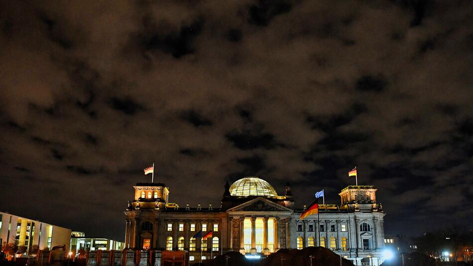 Reichstagsgebäude am Morgen