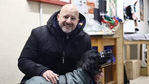 Detlef Steves hat ein großes Herz für Hunde - hier bei einer Spendenaktion in einem Tierheim.