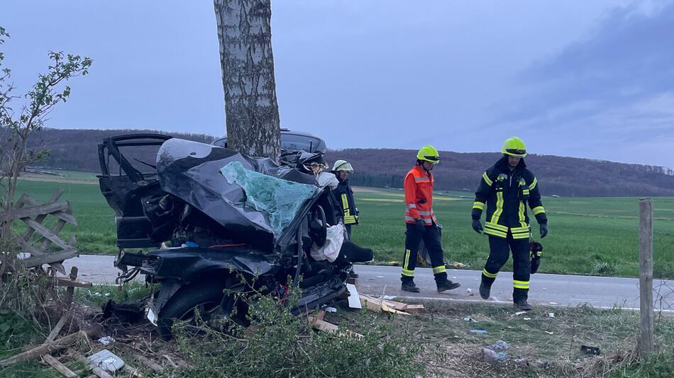 Drei Tote bei Verkehrsunfall in Niedersachsen