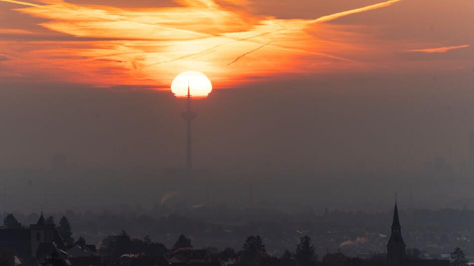 Sonnenaufgang über Frankfurt