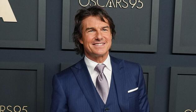 Tom Cruise, hier bei der Oscarverleihung im Jahr 2023, bekommt noch 2025 den Goldjungen.
