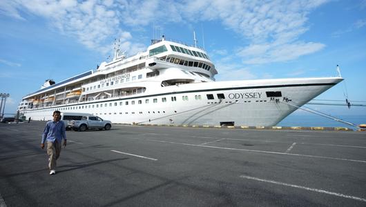 US-Kreuzfahrtschiff in Kambodscha