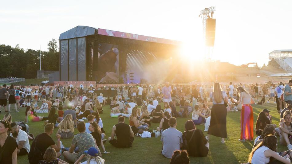 Festivalgänger können sich 2024 wieder auf zahlreiche große Events mit viel musikalischer ...