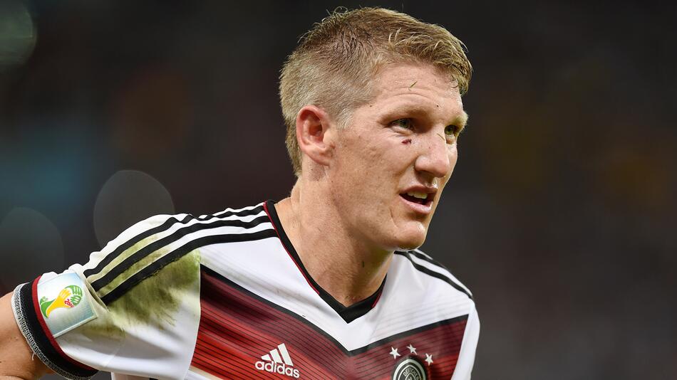 Bastian Schweinsteiger steigt während des WM-Finals 2014 zu einem deutschen Fußball-Helden auf