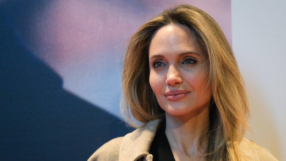 Setzt sich gerne für die gute Sache ein: Rund 20 Jahre lang hat Angelina Jolie die Arbeit des ...