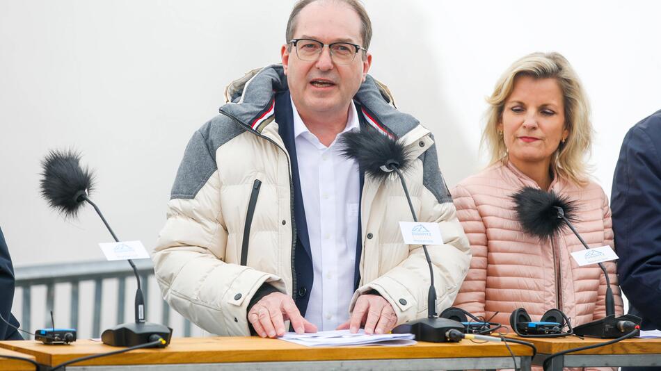 Alexander Donbrindt (CSU) auf der Zugspitze