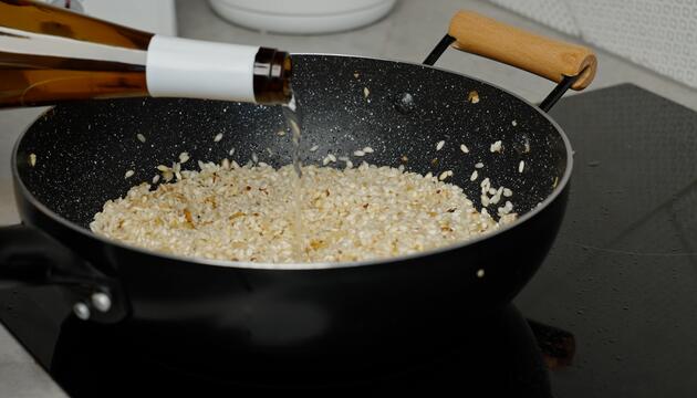 Viele denken, beim Kochen verfliegt Alkohol komplett