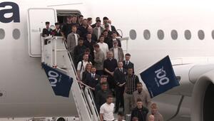 Abflug Richtung WM: Nationalmannschaft auf dem Weg in die USA