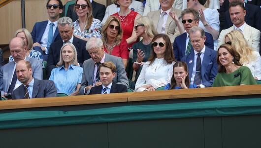 Prinz William, Prinz George, Prinzessin Charlotte und Prinzessin Kate in der Royal Box beim ...