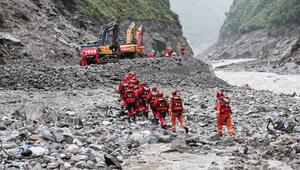 Sturzflut an Grenze zwischen China und Nepal