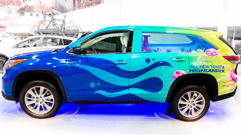 Toyota Highlander 2014 mit SpongeBob-Folierung und integriertem Aquarium