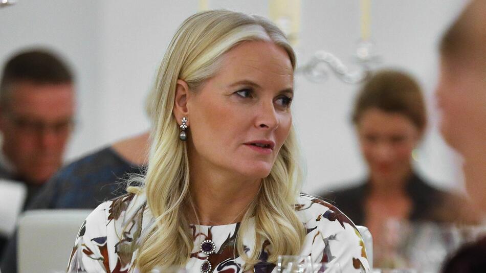 Seit 2018 ist bekannt, dass Mette-Marit an einer Lungenfibrose leidet.
