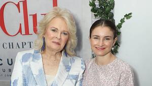 Chloe Malle mit ihrer Mutter Candice Bergen im Jahr 2023 in New York.
