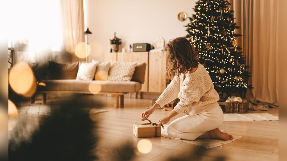 Beauty-Fans freuen sich an Weihnachten über individuelle Geschenke unterm Baum.