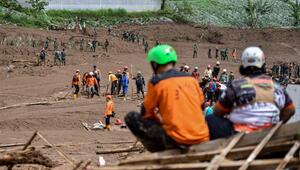 Nach dem Erdrutsch in Indonesien