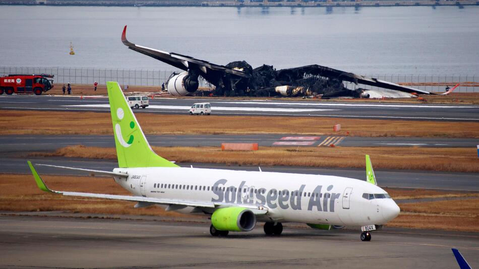 Ausgebranntes Flugzeug-Wrack